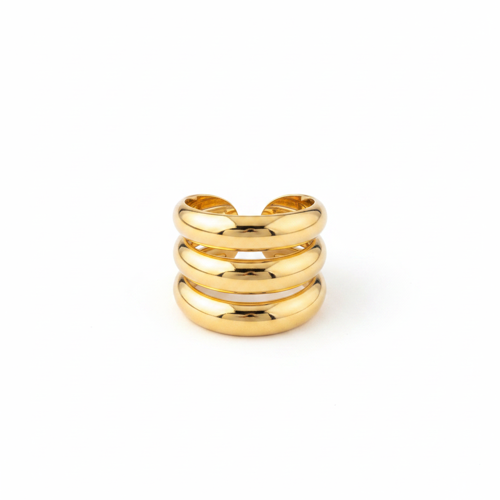 Bague 3 anneaux dorés bombés fond blanc