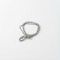Bracelet sur fond blanc